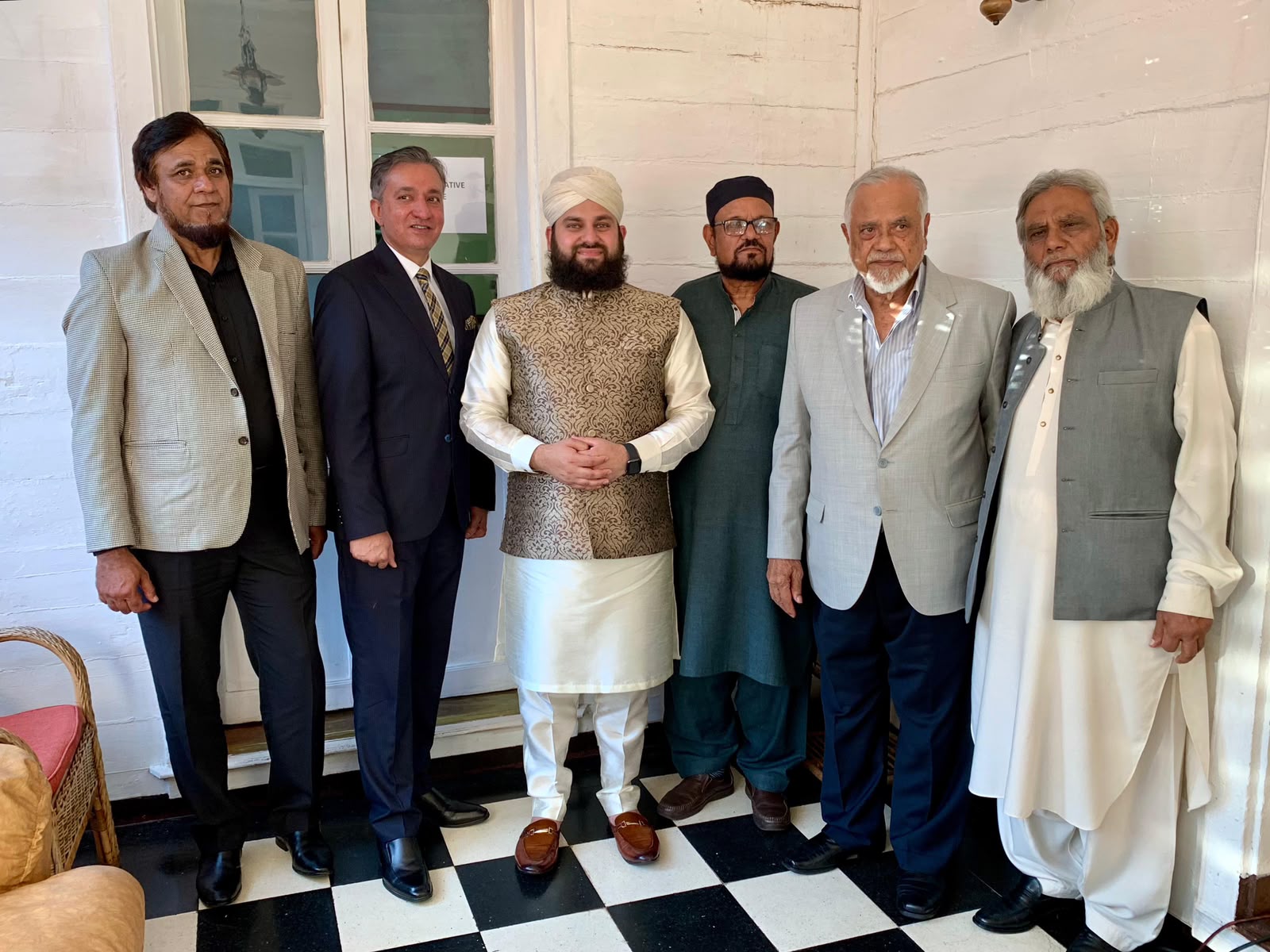 Hafiz Ahmed Raza Qadri with Mauritian government officials